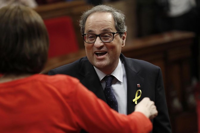 Quim Torra, independentista leal a Puigdemont, toma posse como presidente da Catalunha